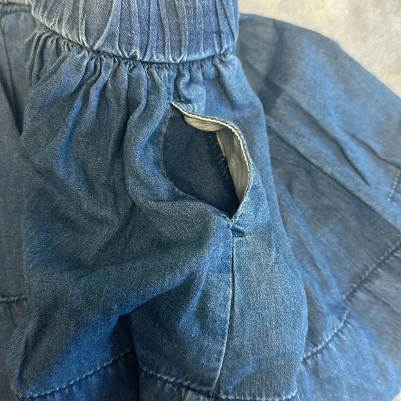 GAP - layered denim jean skirt. Size 3 - Picture 4 of 4